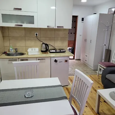 Lotos Apartment Kaludjerske Bare