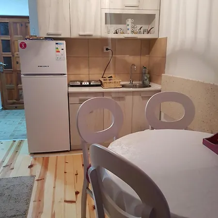 Apartment Lotos Kaludjerske Bare